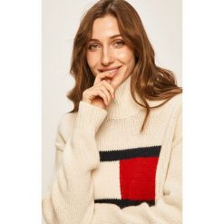 Tommy Jeans - Sweter. Białe swetry damskie Tommy Jeans, s, z aplikacjami, z wełny, bez rękawów. Za 699,90 zł.