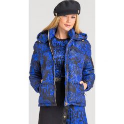 PUCHOWA KURTKA Versace Jeans Couture. Czarne kurtki damskie Versace Jeans Couture, z haftami, z jeansu. Za 2899,00 zł.