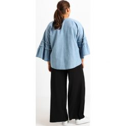 Bluzki asymetryczne: Vince Camuto Plus PLEATED SLEEVE BLOUSE Bluzka ice lagoon