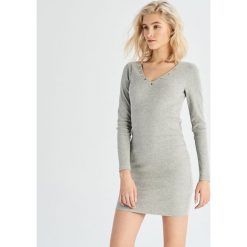 Sukienka z długim rękawem - Szary. Szare sukienki damskie Sinsay, s, bez wzorów, bez kołnierzyka, z długim rękawem, długie. Za 39,99 zł.
