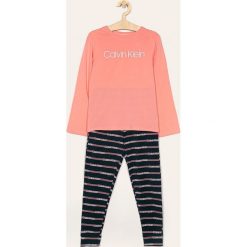 Calvin Klein Underwear - Piżama dziecięca 18-176 cm. Różowe piżamy dziewczęce Calvin Klein Underwear, z nadrukiem, z elastanu, bez rękawów. W wyprzedaży za 199,90 zł.
