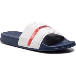 Klapki VERSACE JEANS - E0YTBSQ3 70983 LN4. Białe klapki męskie Versace Jeans, bez wzorów, z jeansu. Za 179,00 zł.