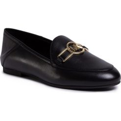 Półbuty MICHAEL MICHAEL KORS - Tracee Loafer 40S0TRFP1L Black. Czarne półbuty damskie MICHAEL Michael Kors, na co dzień, bez wzorów, ze skóry, bez obcasa, na płaskiej podeszwie, bez zapięcia. Za 619,00 zł.