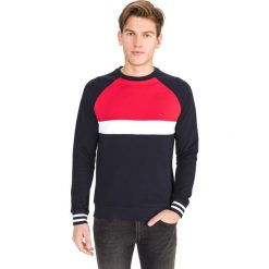 Tommy Hilfiger Bluza Niebieski Czerwony. Czerwone bluzy męskie TOMMY HILFIGER, xl, bez wzorów, z bawełny, bez kołnierzyka, bez rękawów, bez kaptura. Za 498,95 zł.