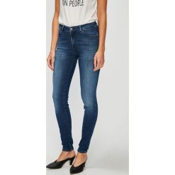 Rurki damskie: Wrangler - Jeansy Soft Cloud