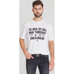 T-SHIRT JOHN RICHMOND. Białe t-shirty męskie m, z nadrukiem, z bawełny, z okrągłym kołnierzem. Za 254,50 zł.