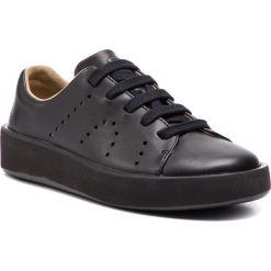 Sneakersy CAMPER - Courb K200828-002 Black. Czarne półbuty damskie Camper, na co dzień, bez wzorów, ze skóry, bez obcasa, na płaskiej podeszwie, bez zapięcia. Za 489,00 zł.