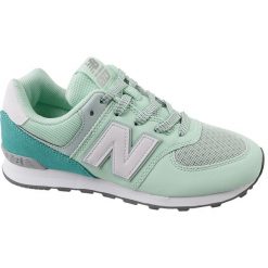 New Balance GC574D5 buty sneakers, buty sportowe uniseks zielone 38. Zielone buty dziewczęce sportowe New Balance, bez wzorów, z tkaniny, bez zapięcia. W wyprzedaży za 239,99 zł.