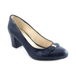 Buty ślubne damskie: Skórzane czółenka w kolorze granatowym
