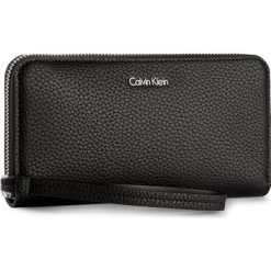 Portfele damskie: Duży Portfel Damski CALVIN KLEIN BLACK LABEL – Edit Large Zip Around K60K603810 001