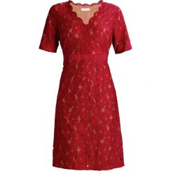 Sukienki hiszpanki: Cream FABIO Sukienka koktajlowa tibetan red