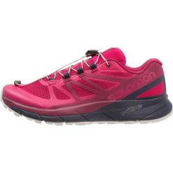 Salomon SENSE RIDE Obuwie do biegania Szlak cerise. Czerwone buty do biegania damskie Salomon, z materiału. Za 589,00 zł.