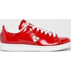 Adidas Originals - Buty Stan Smith. Czerwone buty sportowe damskie adidas Originals, bez wzorów, ze skóry, sportowe. W wyprzedaży za 319,90 zł.