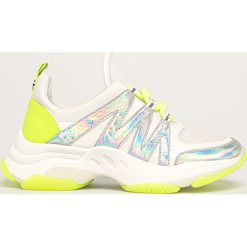 Steve Madden - Buty Maximus. Czarne buty sportowe damskie Steve Madden, z gumy. W wyprzedaży za 299,90 zł.