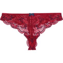 Stringi bonprix ciemnoczerwono-ciemnoniebieski. Czerwone stringi damskie bonprix, w koronkowe wzory, ze skóry. Za 24,99 zł.