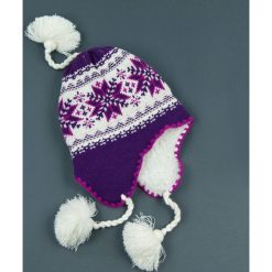 Czapka damska Uszatka regionalna fioletowo-biała r. 56-58. Białe czapki zimowe damskie Art of Polo. Za 36,52 zł.