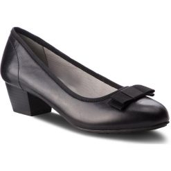 Półbuty JANA - 8-22390-21 Black Nappa 022. Czarne półbuty damskie marki Jana, na co dzień, z aplikacjami, ze skóry, eleganckie, bez obcasa, na obcasie, bez zapięcia. W wyprzedaży za 219,00 zł.
