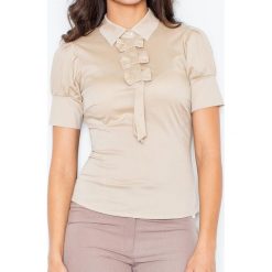 Beżowa Elegancka Bluzka z Kokardkami. Brązowe bluzki damskie koszulowe marki Molly.pl, z aplikacjami, z krótkim rękawem, krótkie, bez kaptura. Za 73,00 zł.