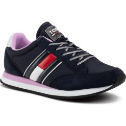Sneakersy TOMMY JEANS - Casual Retro Sneaker EN0EN00644 Midnight/Orchid Bouquet 0G6. Fioletowe półbuty damskie Tommy Jeans, z jeansu. W wyprzedaży za 279,00 zł.