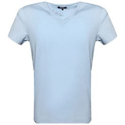T-shirt w kolorze jasnoniebieskim. Niebieskie t-shirty męskie Pepe Jeans, Mexx, Pierre Cardin, xl, bez wzorów, z bawełny, bez kołnierzyka. W wyprzedaży za 94,95 zł.