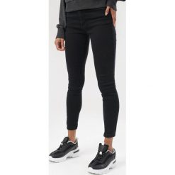 Czarne Jeansy Synalirea. Czarne jeansy damskie Born2be. Za 109,99 zł.