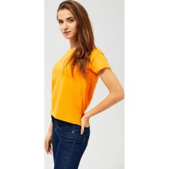 Bluzka basic. Pomarańczowe bluzki damskie Moodo, m, bez wzorów, bez kołnierzyka, bez rękawów. Za 7,99 zł.