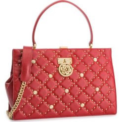 Torebka GUESS - HWDIVB L9106 RED. Czerwone torebki klasyczne damskie marki Guess, z aplikacjami, ze skóry, klasyczne, bez dodatków. Za 1199,00 zł.