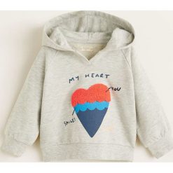 Mango Kids - Bluza dziecięca 80-104 cm. Szare bluzy dziewczęce Mango Kids, z nadrukiem, z bawełny, bez rękawów, z kapturem. W wyprzedaży za 35,90 zł.