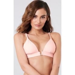 NA-KD Swimwear Góra od bikini z metalową sprzączką - Pink. Różowe bikini NA-KD Swimwear. Za 100,95 zł.