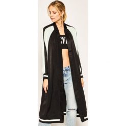 Kardigan Guess Bonnie W0GL13 WCTV0. Czarne swetry damskie Guess, xs, z aplikacjami. W wyprzedaży za 449,00 zł.