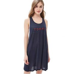 Tommy Hilfiger Tommy Short Tank Dress Tee Navy Blaze r UW0UW01730 -416 (rozmiar M). Niebieskie spódniczki damskie TOMMY HILFIGER, m, bez wzorów. W wyprzedaży za 175,00 zł.