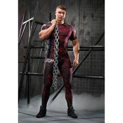 Rashguard krótki rękaw BROKEN GLASS - Red. Czerwone koszulki męskie FJ!, m, z nadrukiem, z elastanu, bez kołnierzyka, z krótkim rękawem, krótkie. W wyprzedaży za 134,25 zł.