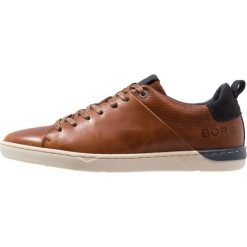 Björn Borg KENDRICK Sneakersy niskie tan. Pomarańczowe trampki męskie Björn Borg, bez wzorów, ze skóry ekologicznej, bez zapięcia. Za 459,00 zł.