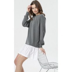 Szara Sukienka Loraina. Szare sukienki damskie Born2be, na co dzień, xl, bez wzorów, z dzianiny, z kontrastowym kołnierzykiem, z długim rękawem, długie, mini. Za 79,99 zł.