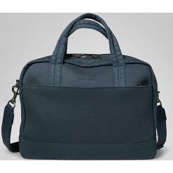 Torba "106" w kolorze granatowym na laptopa - 45 x 42 x 12 cm. Niebieskie torby na laptopa marki Marc O'Polo, w paski, z bawełny. W wyprzedaży za 409,95 zł.