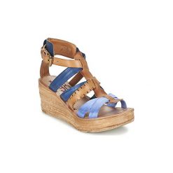 Sandały Airstep / A.S.98 NOA. Pomarańczowe sandały damskie marki Airstep / A.S.98, bez wzorów, bez obcasa, bez zapięcia. Za 703,20 zł.