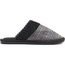 Czarne Kapcie Comfortable Morning. Czarne kapcie męskie Born2be, z materiału. Za 39,99 zł.