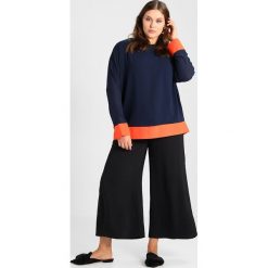 Bluzki asymetryczne: Junarose JRJOSEFINE BLOUSE Bluzka navy blazer