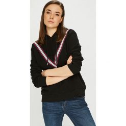 Vero Moda - Bluza. Czarne bluzy damskie z nadrukiem marki Vero Moda, s, z bawełny, z kapturem. W wyprzedaży za 69,90 zł.