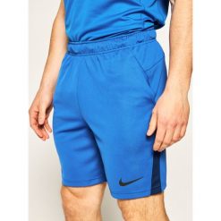 Szorty sportowe NIKE Dri-Fit CJ2007. Niebieskie spodnie męskie Nike, s, bez wzorów, z poliesteru, sportowe, dri-fit (nike). W wyprzedaży za 109,00 zł.