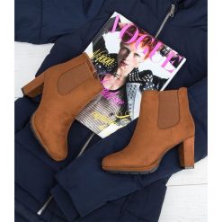 Botki damskie Abloom F156-2 Brązowe. Pomarańczowe botki damskie ABLOOM, z tworzywa sztucznego, klasyczne, bez obcasa, na obcasie, bez zapięcia. Za 79,00 zł.