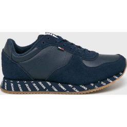 Tommy Jeans - Buty. Różowe buty sportowe damskie Tommy Jeans, bez wzorów, z jeansu, sportowe. W wyprzedaży za 299,90 zł.