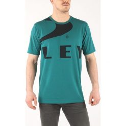 Oakley Koszulka Niebieski Zielony. Niebieskie podkoszulki męskie Oakley, m, z nadrukiem, z bawełny, bez kołnierzyka, krótkie. Za 111,95 zł.