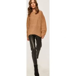 Answear - Sweter. Brązowe swetry damskie ANSWEAR, s, bez wzorów, z elastanu, bez rękawów, bez kaptura. W wyprzedaży za 69,90 zł.