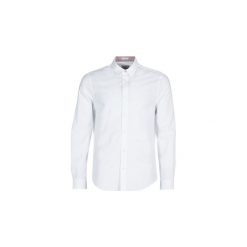 Koszule z długim rękawem Ben Sherman STRETCH POPLIN SHIRT. Białe koszule męskie Ben Sherman, xl, bez wzorów, bez kołnierzyka, z długim rękawem. Za 329,00 zł.
