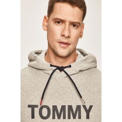 Tommy Jeans - Bluza. Czarne bluzy męskie Tommy Jeans, s, z nadrukiem, z bawełny, z kapturem, bez rękawów, z kapturem. Za 399,90 zł.