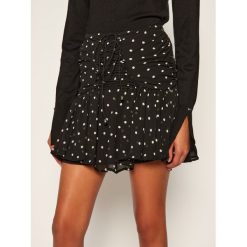 Spódnica trapezowa Guess W0YD73 W8SL2. Czarne spódniczki damskie Guess, m, z aplikacjami, mini, trapezowe. Za 419,00 zł.