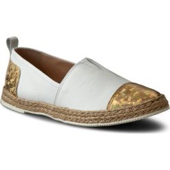 Espadryle OLEKSY - 422/729/528 Biały. Białe espadryle damskie marki Oleksy, na co dzień, bez wzorów, ze skóry, bez obcasa, na płaskiej podeszwie, bez zapięcia. W wyprzedaży za 189,00 zł.
