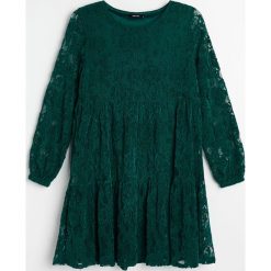 Koronkowa sukienka - Khaki. Brązowe sukienki damskie Reserved, s, bez wzorów, z koronki, bez kołnierzyka, bez rękawów. Za 139,99 zł.