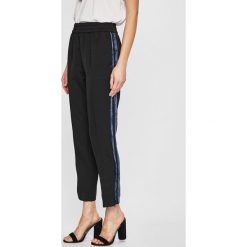 Scotch & Soda - Spodnie. Czarne spodnie damskie Scotch & Soda, s, z poliesteru, z podwyższonym stanem. W wyprzedaży za 269,90 zł.